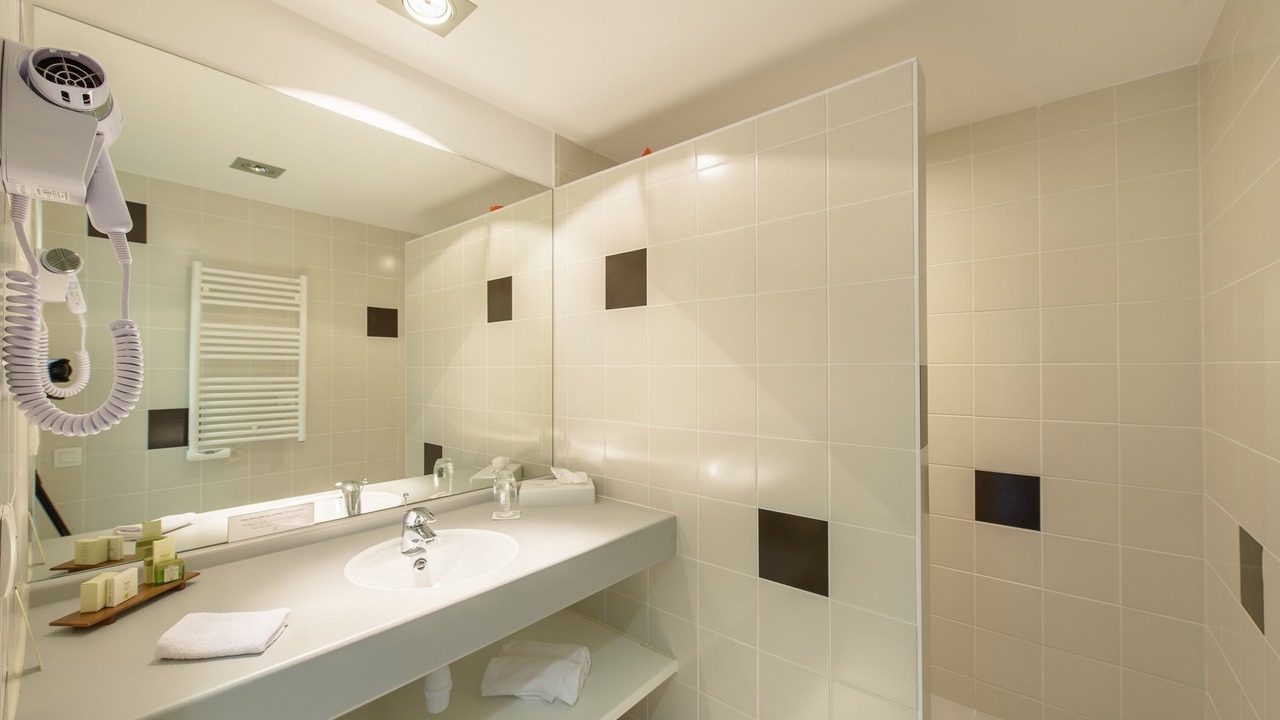 Photo of Bathroom in Sarcey