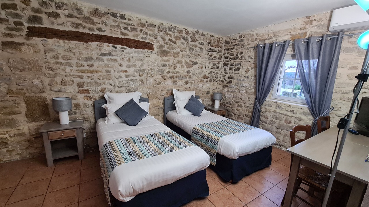 Photo of Bedroom in Suze-la-Rousse