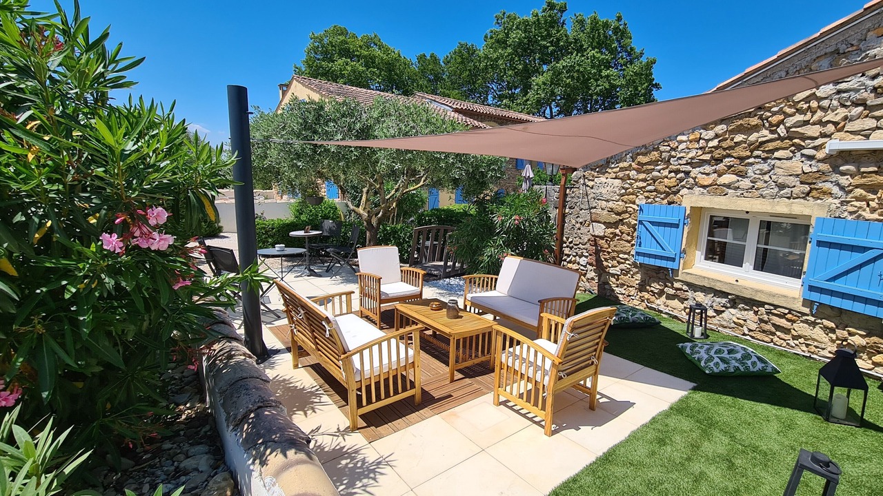 Photo of Outdoor in Suze-la-Rousse