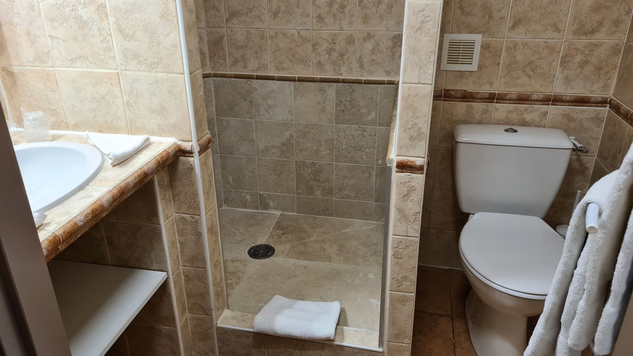 Photo of Bathroom in Suze-la-Rousse