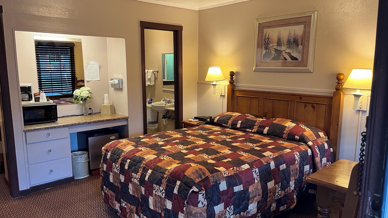 Photo of Bedroom in Altaville