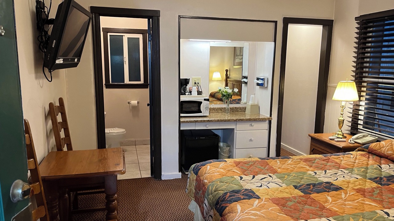 Photo of Bedroom in Altaville