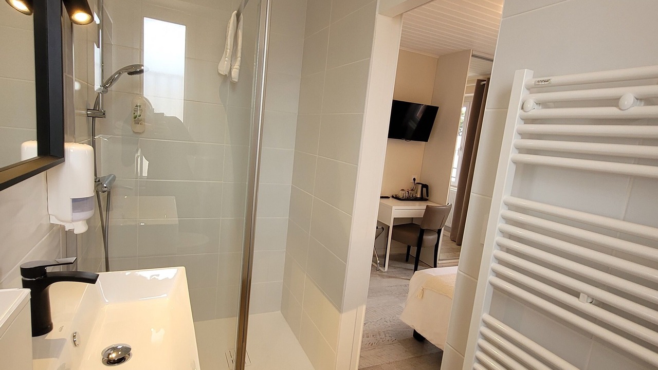 Photo of Bathroom in La Rogere