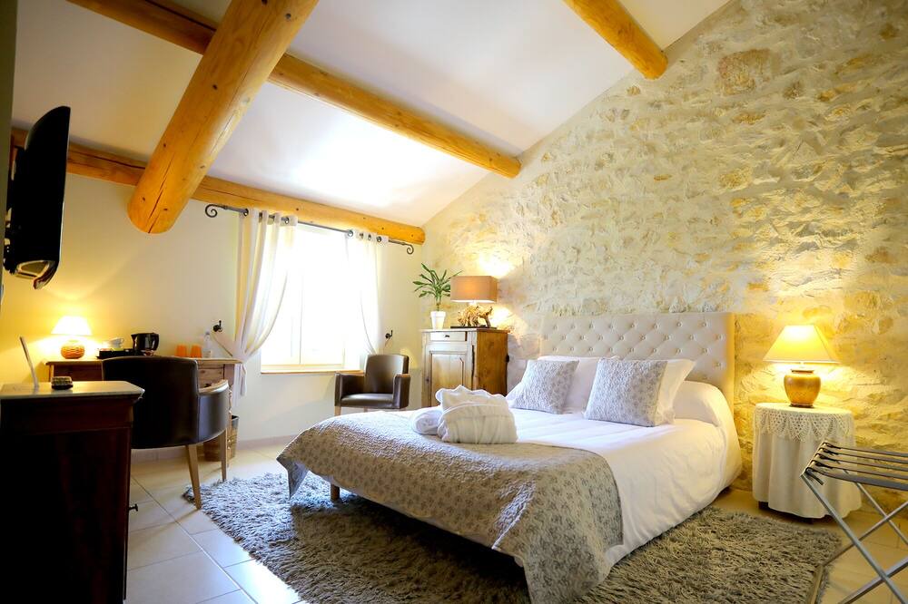 Photo of Bedroom in Pujaut