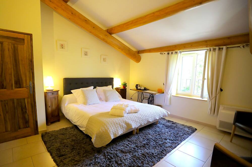 Photo of Bedroom in Pujaut