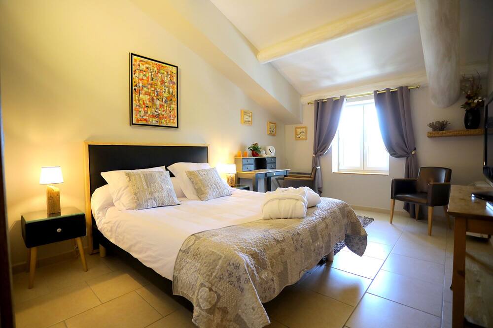 Photo of Bedroom in Pujaut