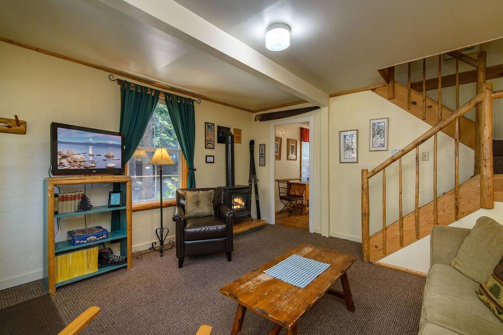 Photo of Livingroom in Tahoma