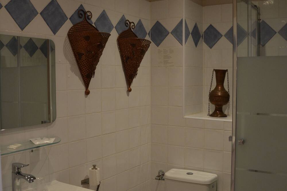 Photo of Bathroom in Le Thoronet