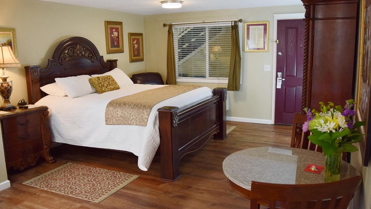 Photo of Others in Silverton