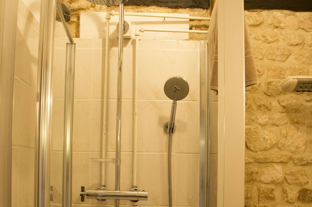 Photo of Bathroom in Fresne-la-Mere