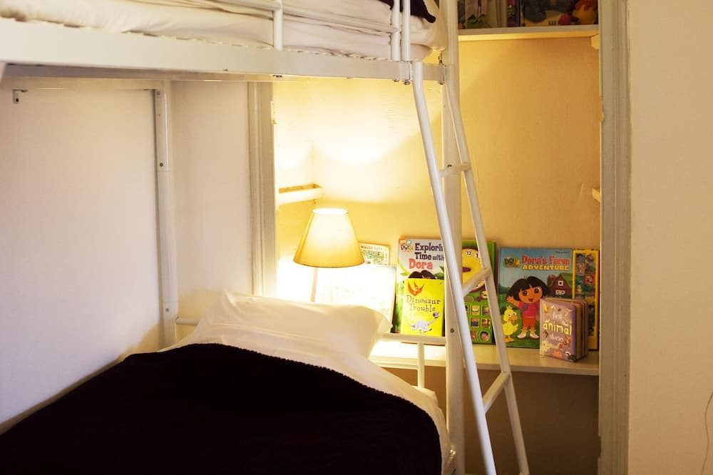 Photo of Bedroom in Fresne-la-Mere