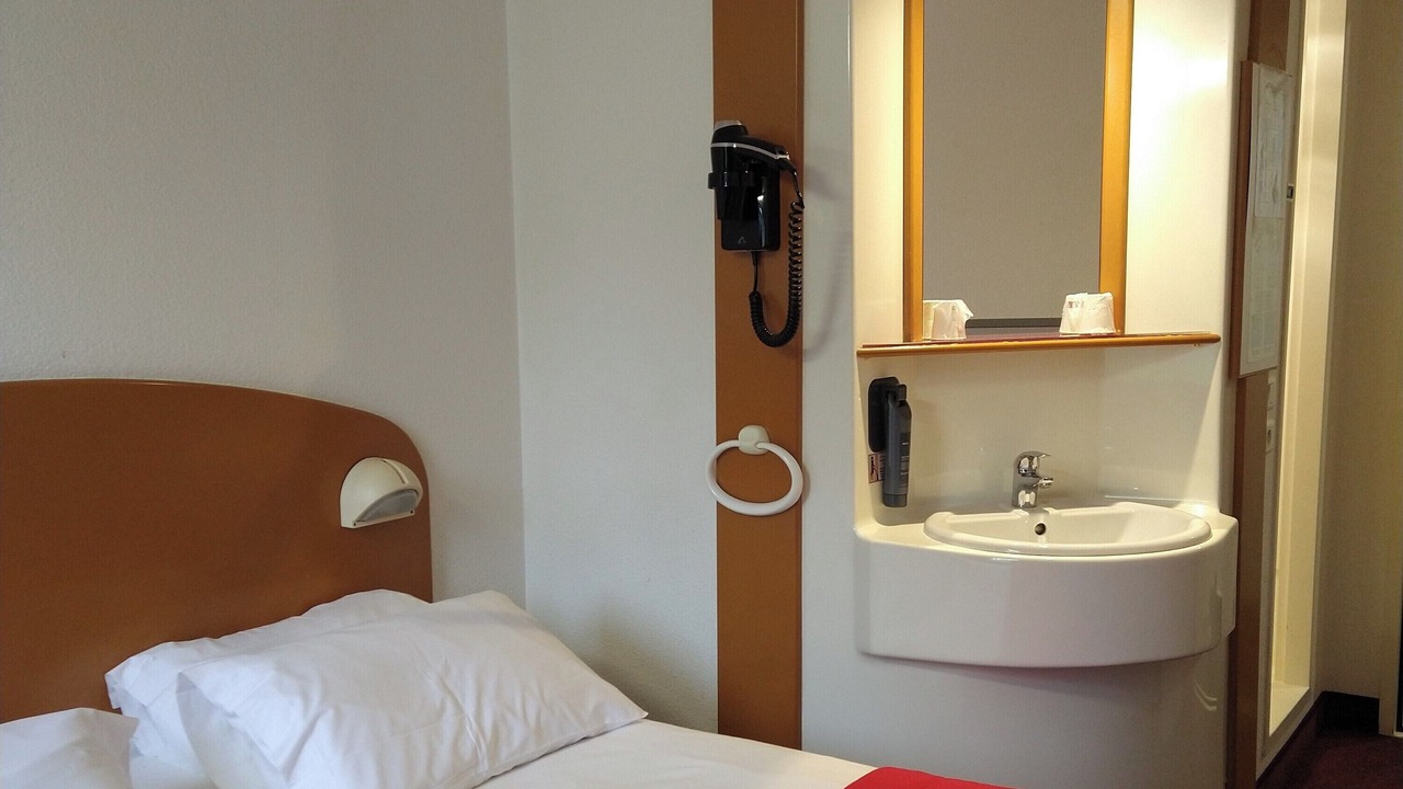 Photo of Bedroom in Saint-Saturnin