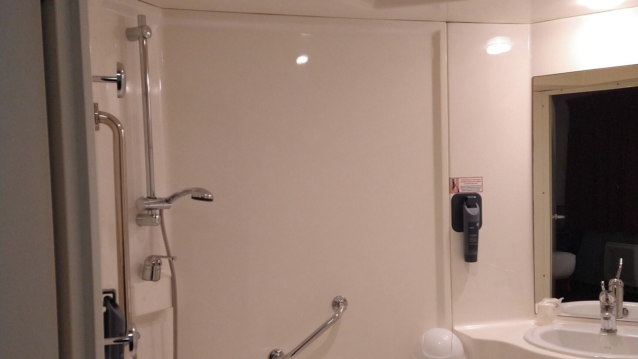 Photo of Bathroom in Saint-Saturnin