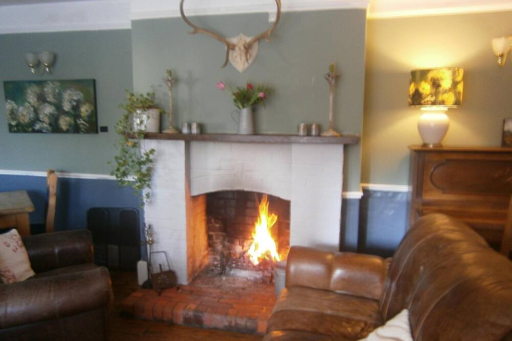 Photo of Livingroom in Collingbourne Kingston