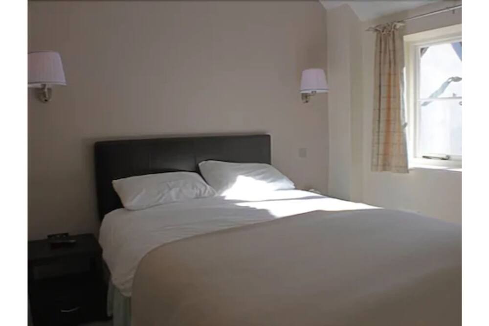 Photo of Bedroom in Collingbourne Kingston