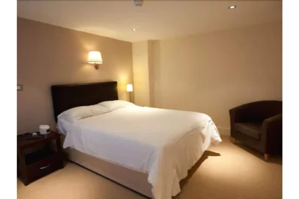 Photo of Bedroom in Collingbourne Kingston