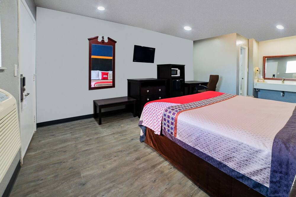 Photo of Bedroom in Waldron