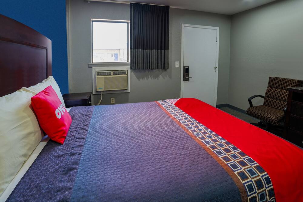 Photo of Bedroom in Waldron