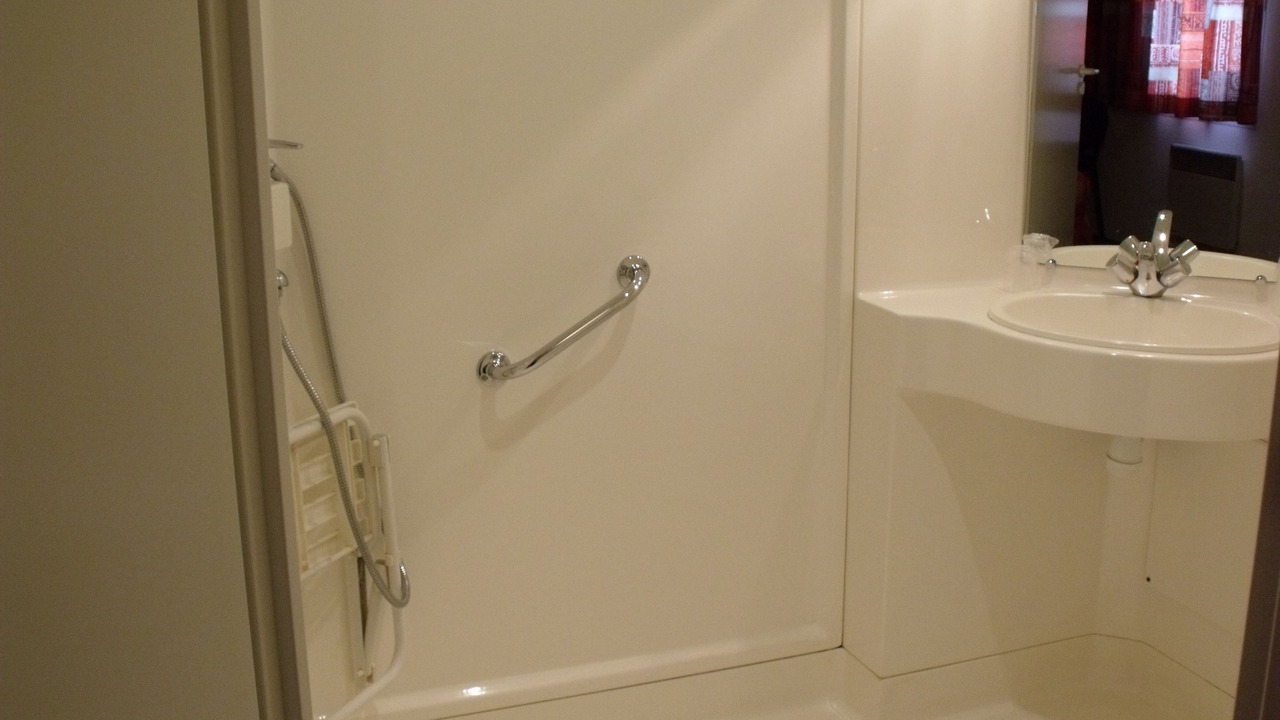 Photo of Bathroom in Moneteau