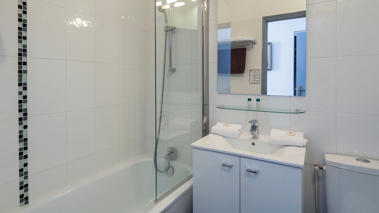 Photo of Bathroom in Dinan