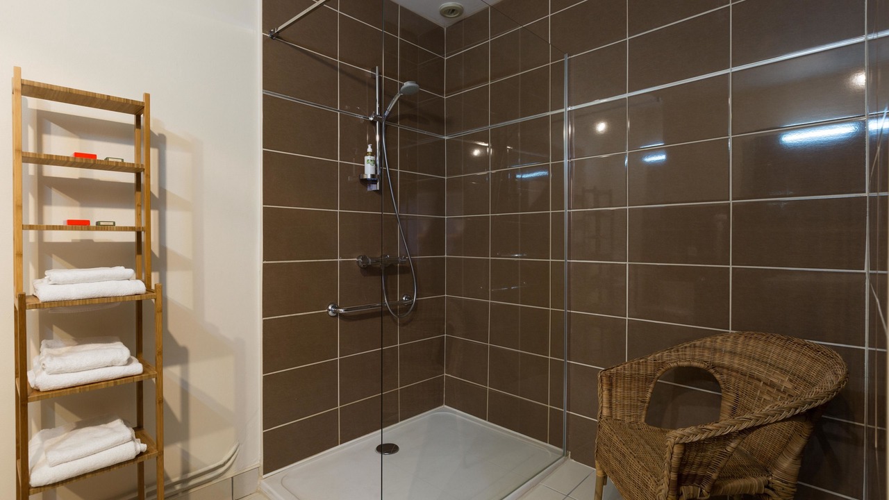 Photo of Bathroom in Dinan