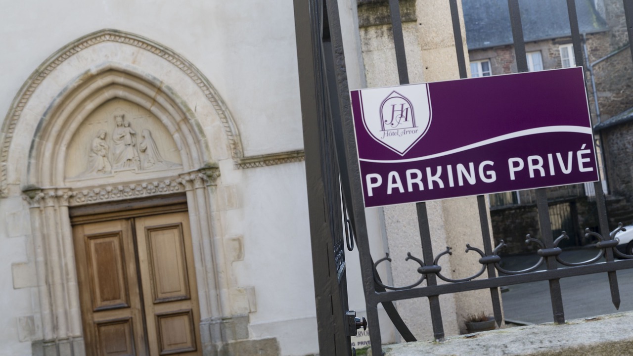 Photo of Others in Dinan