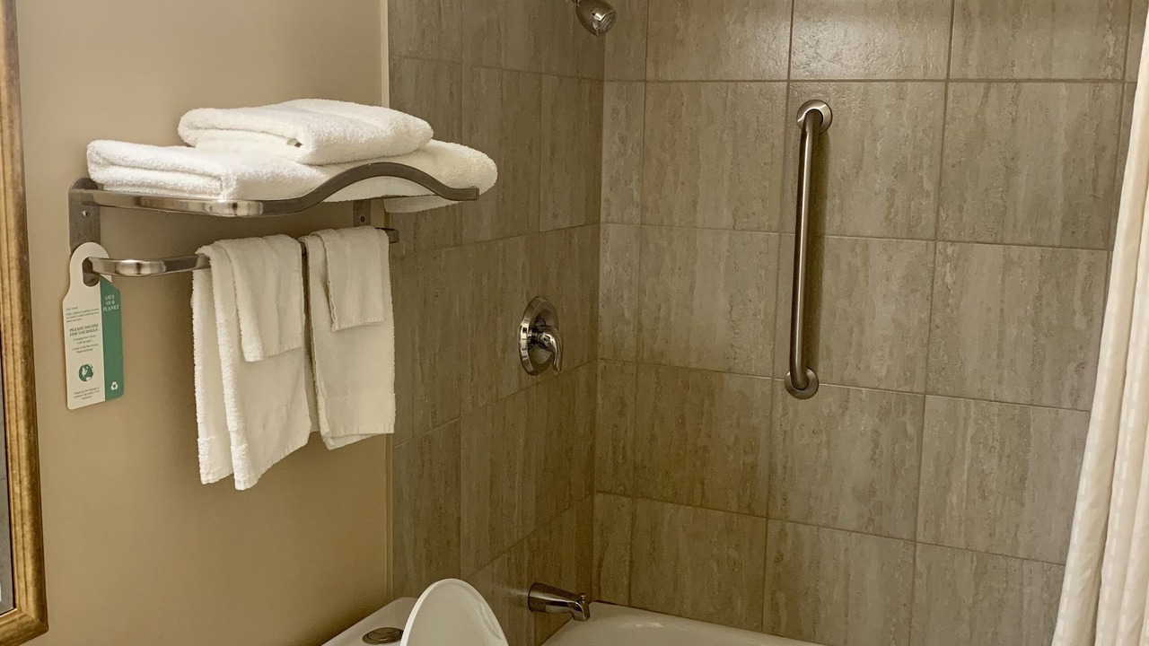Photo of Bathroom in Azilda