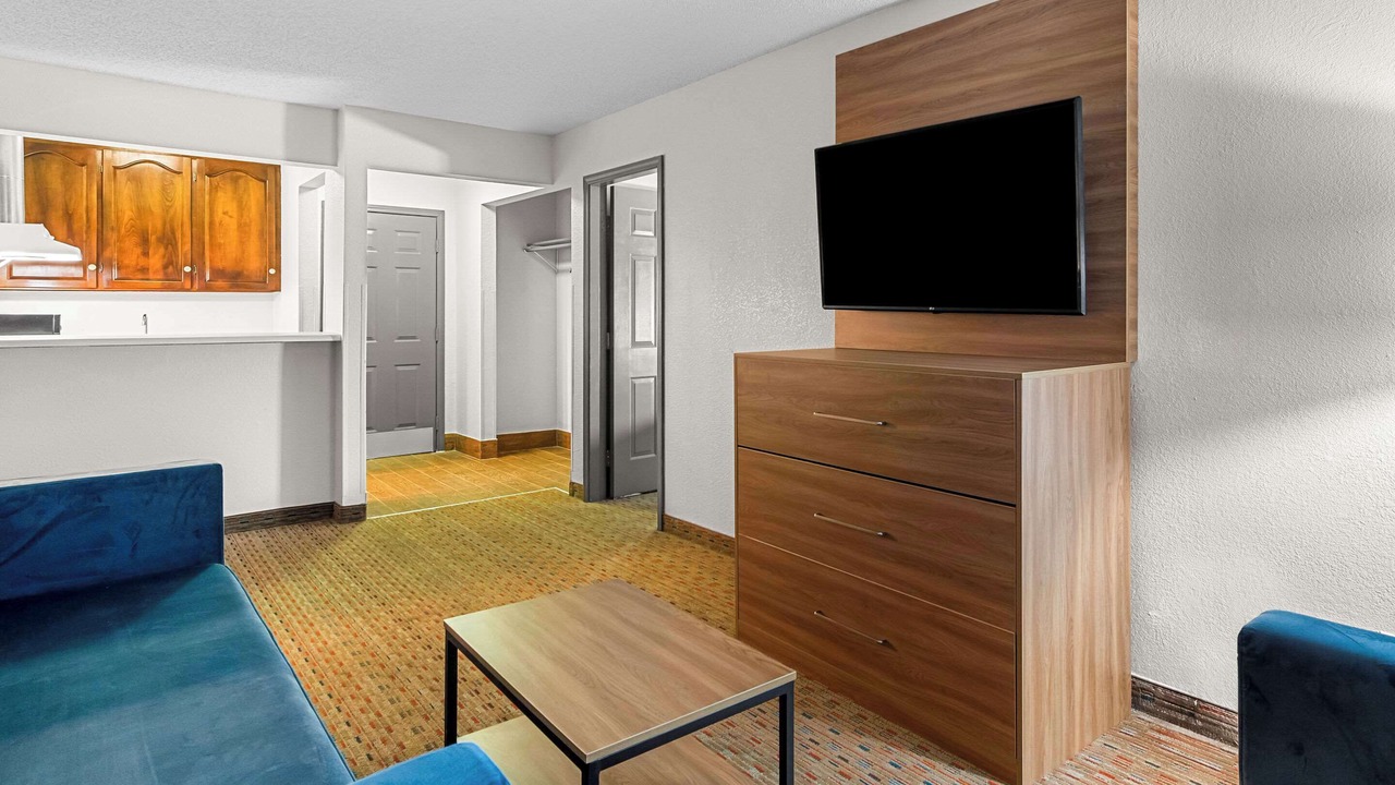 Photo of Others in Cornelia