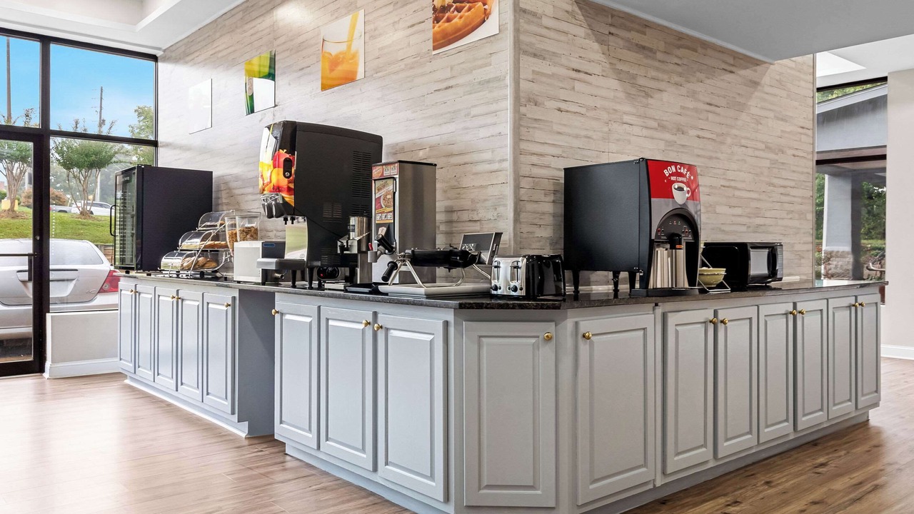 Photo of Others in Cornelia