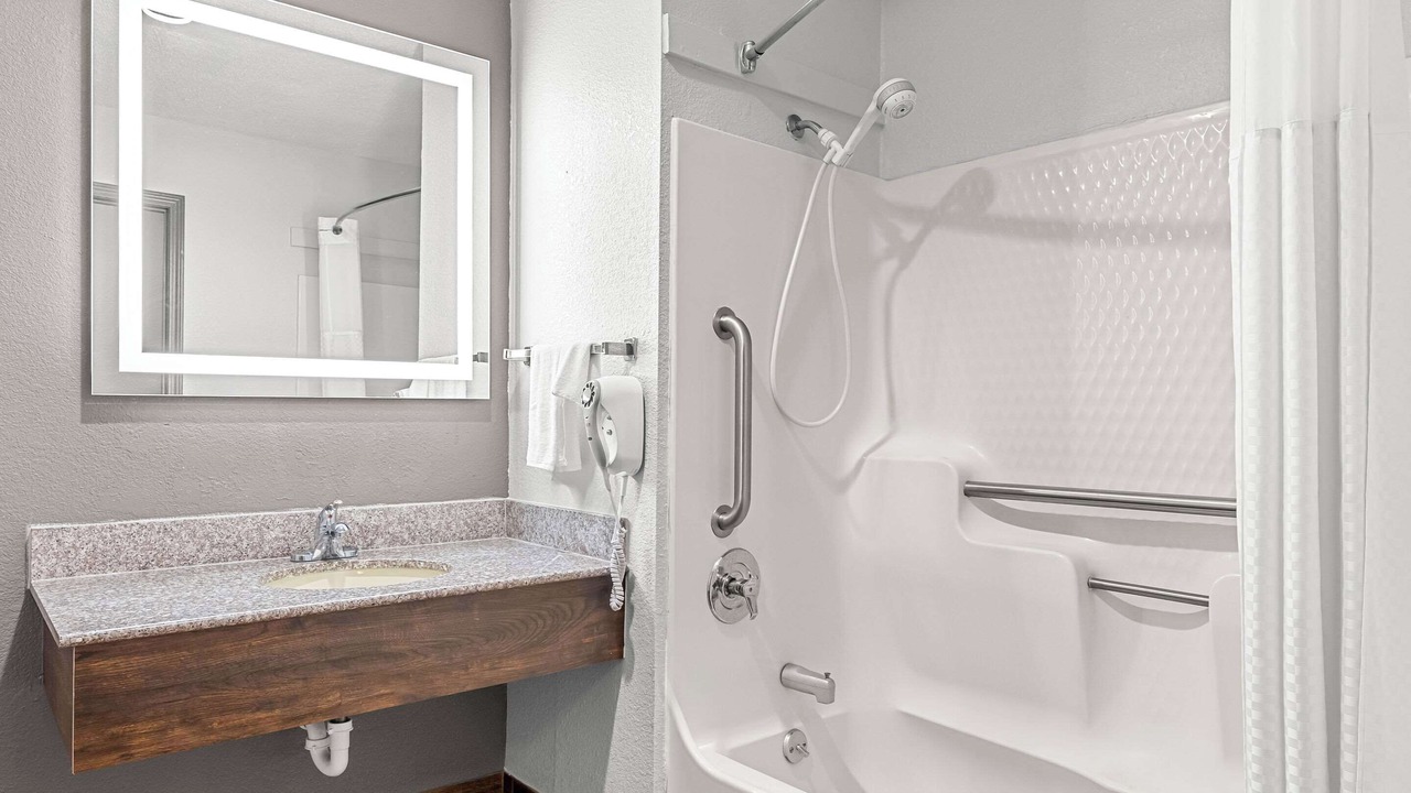 Photo of Others in Cornelia