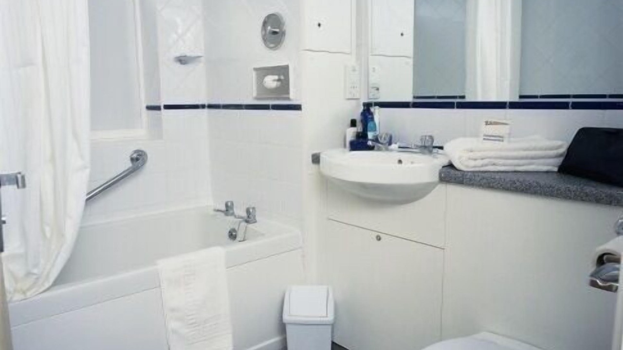 Photo of Bathroom in Gisleham