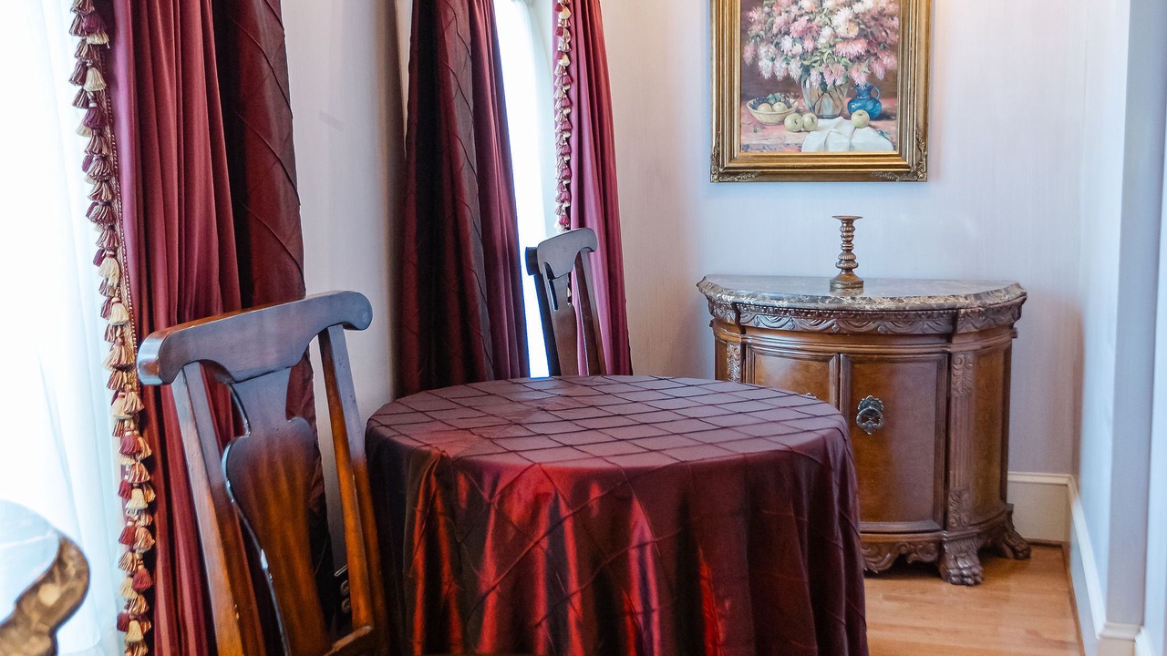 Photo of Livingroom in Downtown Baltimore