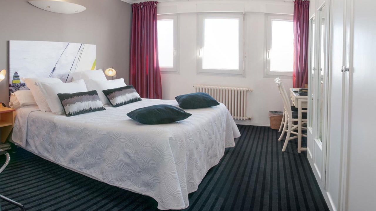 Photo of Bedroom in Vierville-sur-Mer