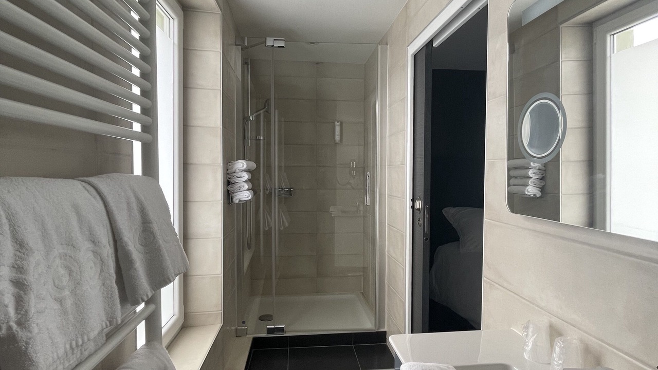 Photo of Bathroom in Luc-sur-Mer