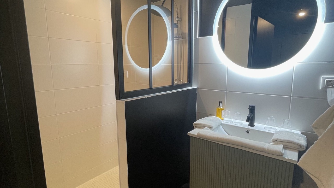 Photo of Bathroom in Luc-sur-Mer