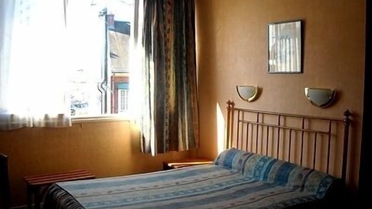 Photo of Bedroom in Lisieux