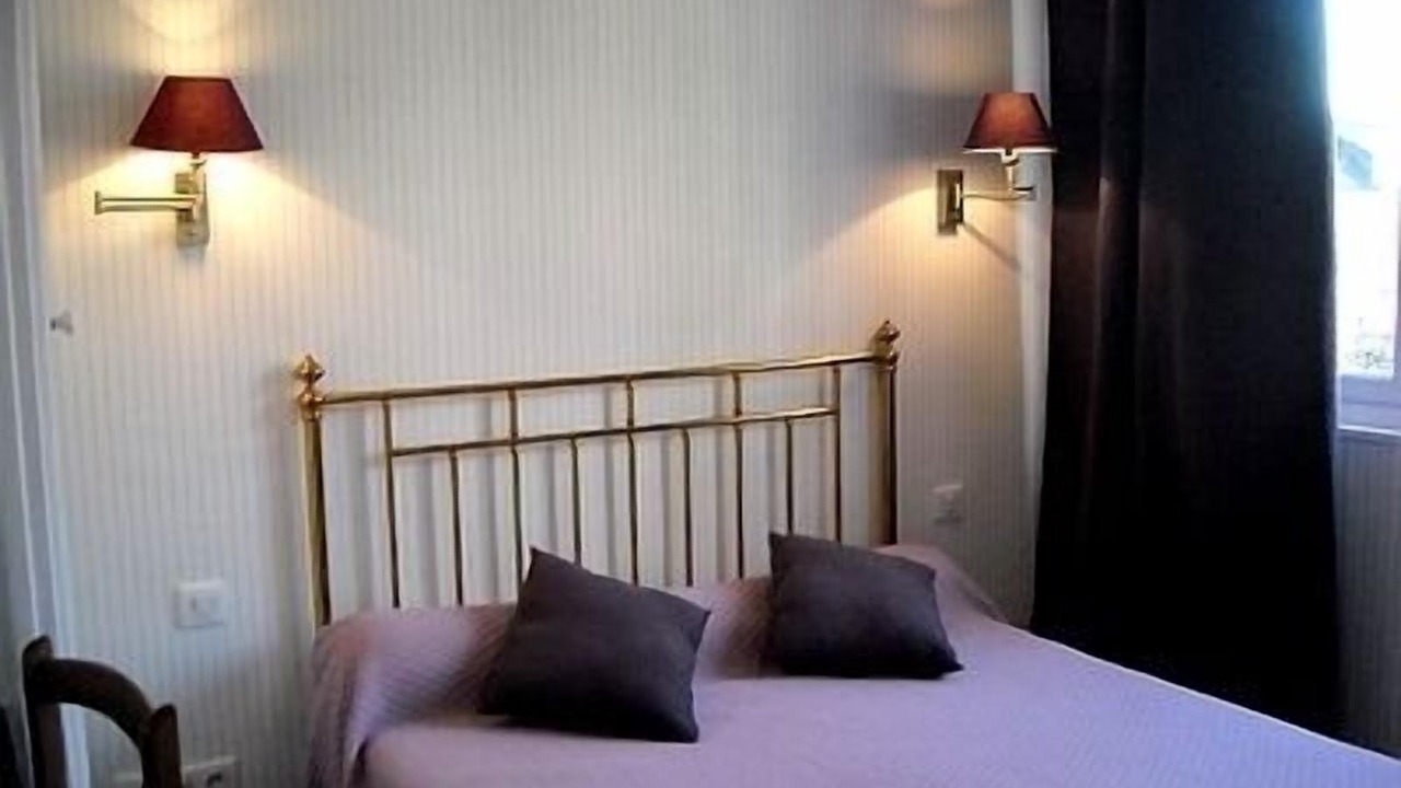 Photo of Bedroom in Lisieux