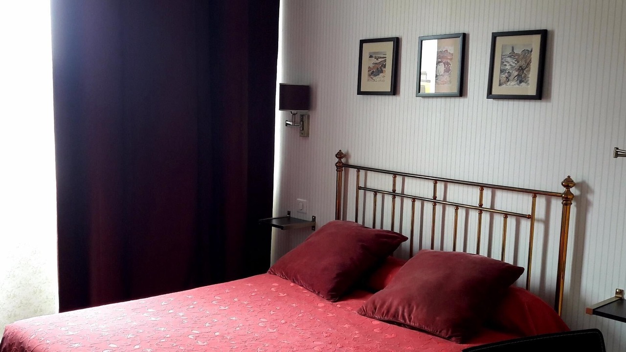 Photo of Bedroom in Lisieux
