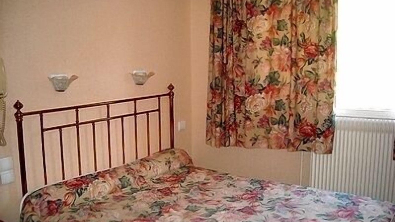 Photo of Bedroom in Lisieux