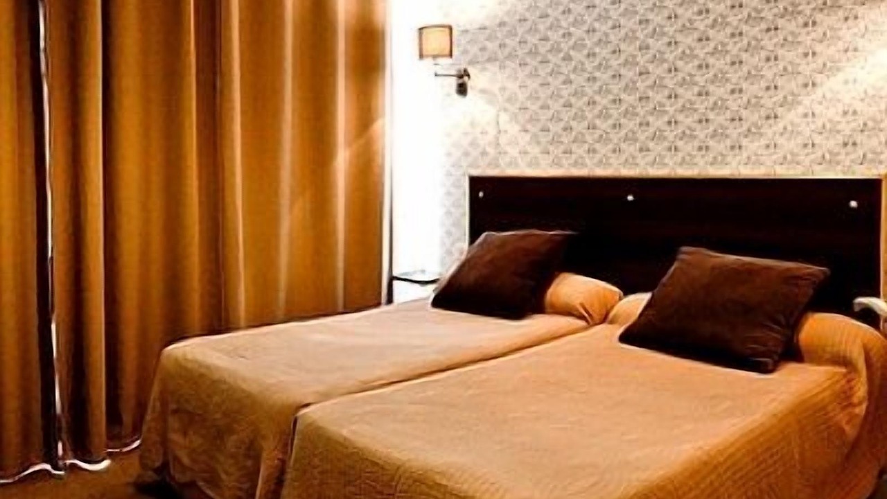 Photo of Bedroom in Lisieux