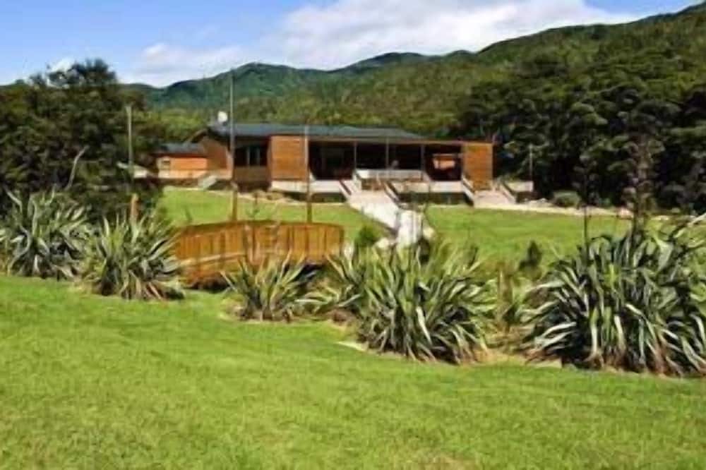 Photo of Outdoor in Port Charles