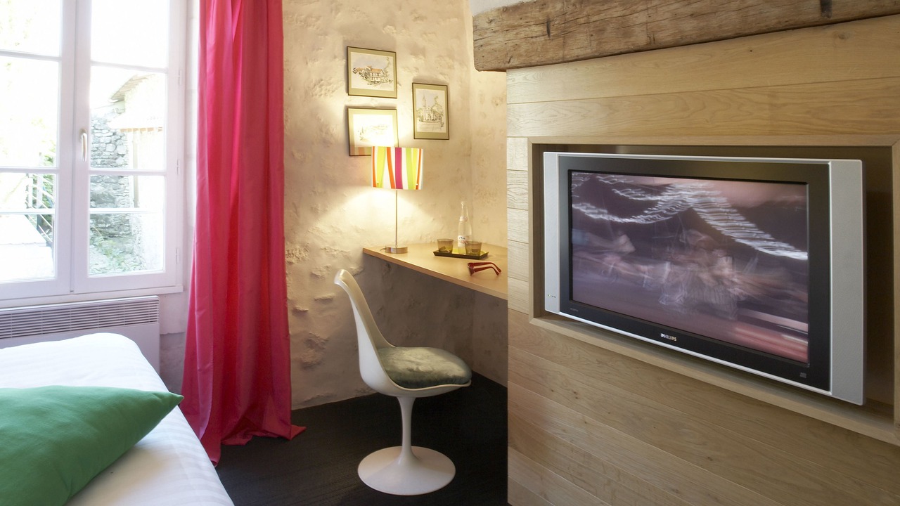 Photo of Bedroom in SammarÃ§olles