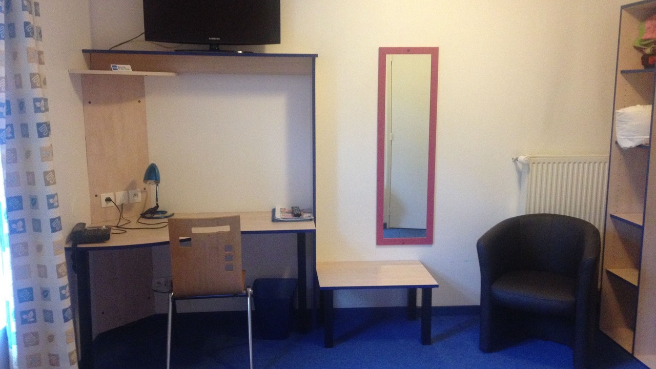 Photo of Bedroom in Charleville-Mezieres