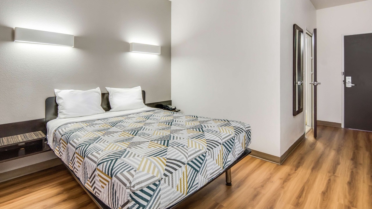Photo of Bedroom in Cleburne