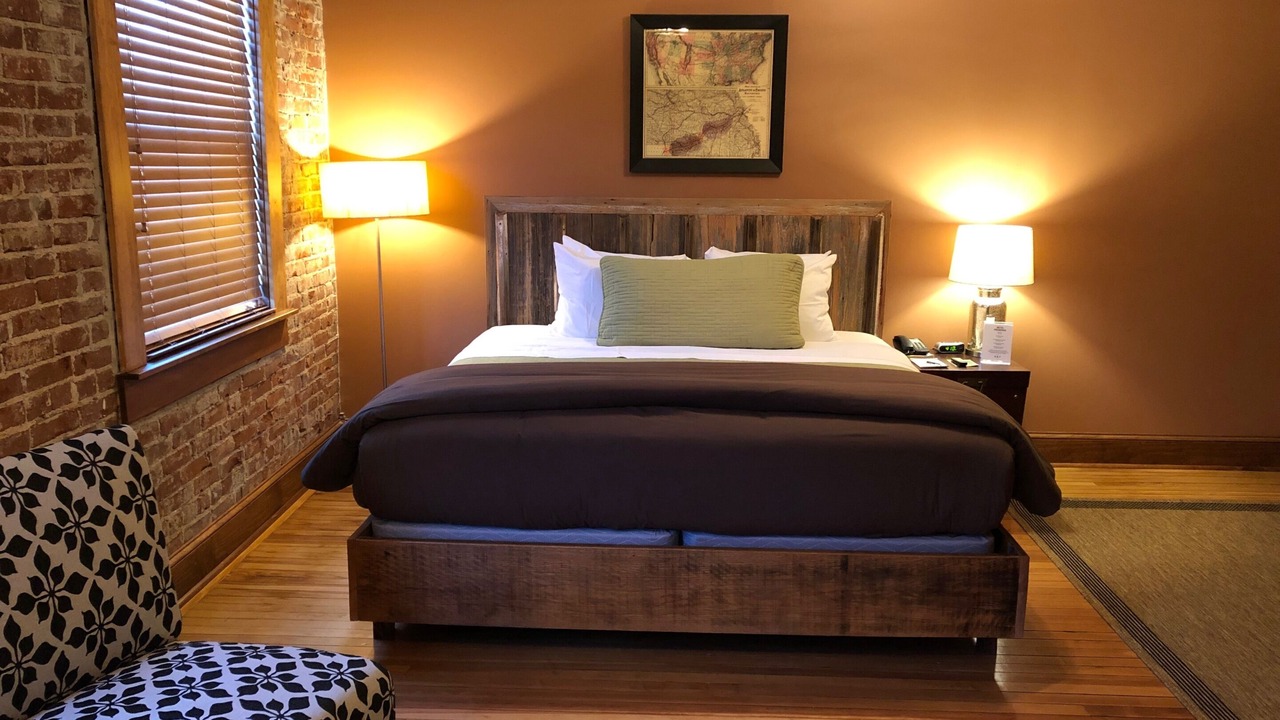 Photo of Bedroom in Boonville