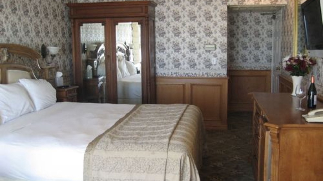 Photo of Bedroom in Pierpont Bay