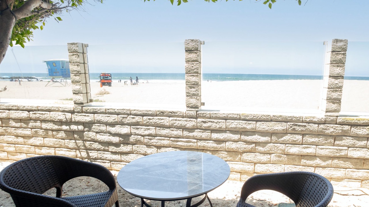 Photo of Patio Balcony in Pierpont Bay
