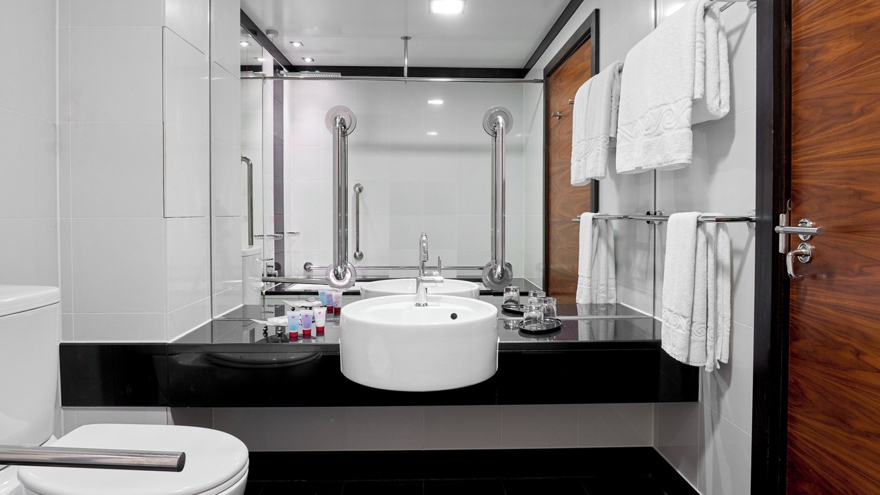 Photo of Others in Tower Hill