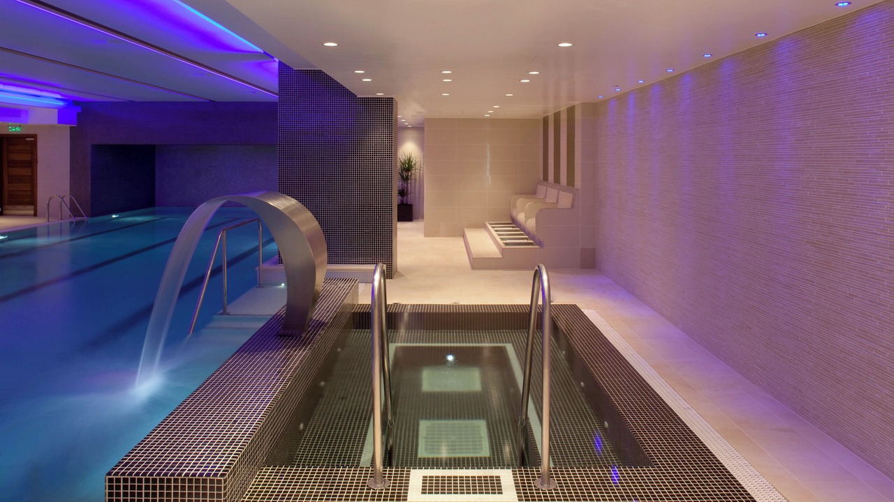 Photo of Others in Tower Hill