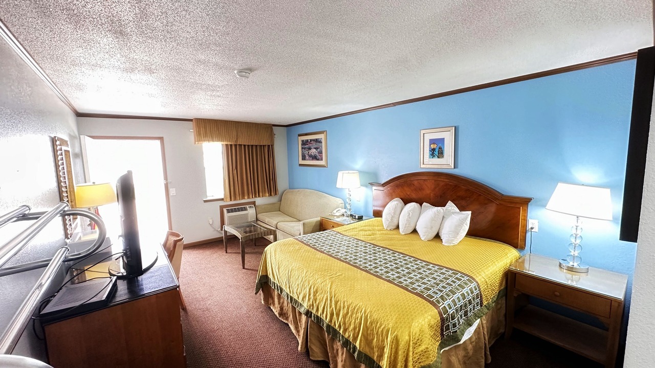 Photo of Bedroom in Sweet Springs